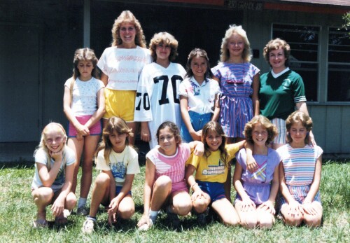 1985-Junior-Cabin-2.jpg